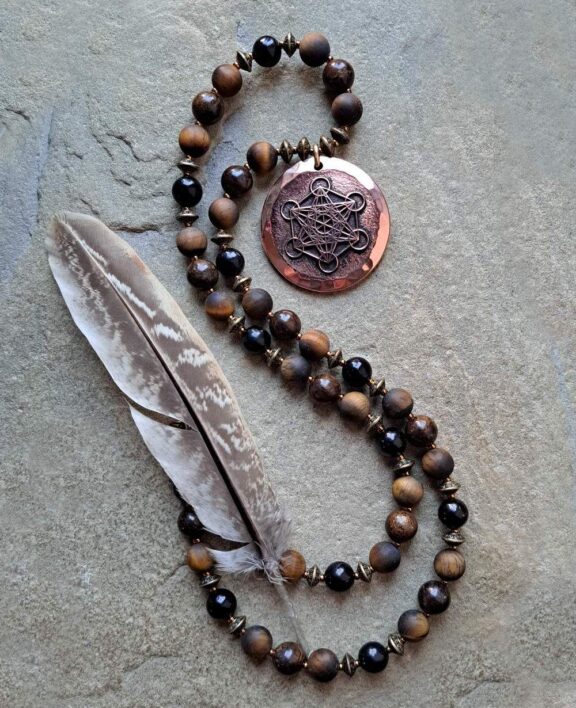 Metatron-Anhänger an Tigerauge-Kette - edler Symbolschmuck als Perlenkette
