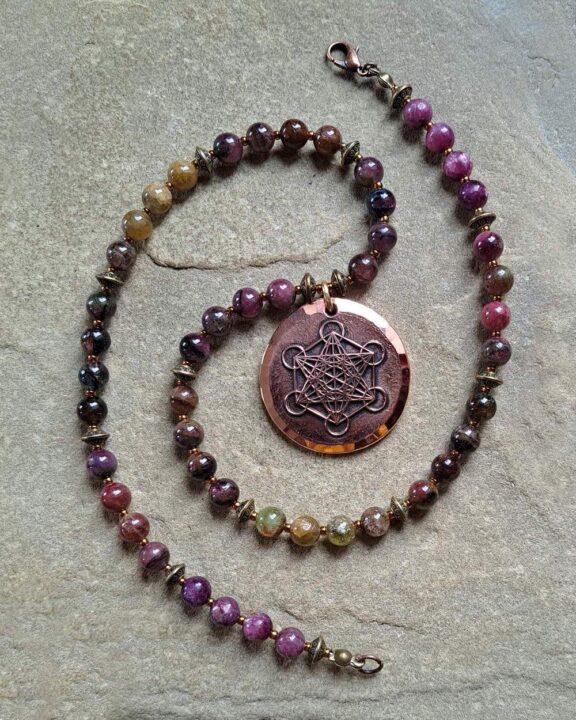 Handgefertigter Metatron-Anhänger - Kupferschmuck - kombiniert mit Heilsteinkette