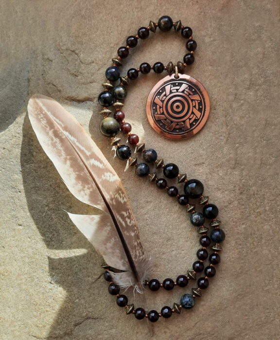 Kornkreis-Ammersee-Anhänger an Halskette aus Obsidian, Granat und Pietersit - edler Symbolschmuck