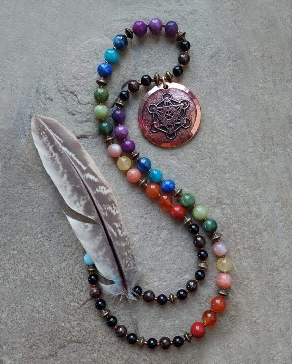 Metatron-Anhänger an Chakra-Kette mit Heilsteinperlen - edler Kupferschmuck im Boho-Stil