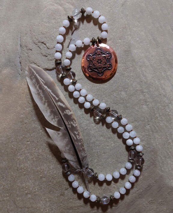 Metatron-Anhänger an Perlenkette mit Mondstein und Bergkristall - alternativer Schmuck