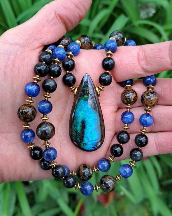 Boulderopal Anhänger Edelsteinkette Heilsteinschmuck