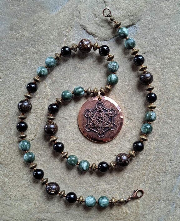 Spiritueller-Schmuck - Erzengel Metatron Symbol an Kette aus Heilsteinperlen - im Boho-Stil