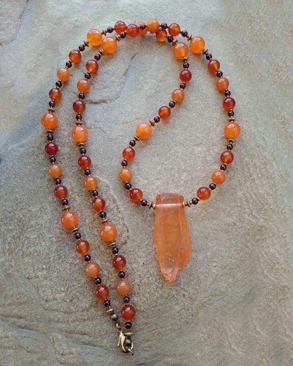 Golden-Healer-Kristall als Anhänger mit Heilsteinkette - energetischer Schmuck