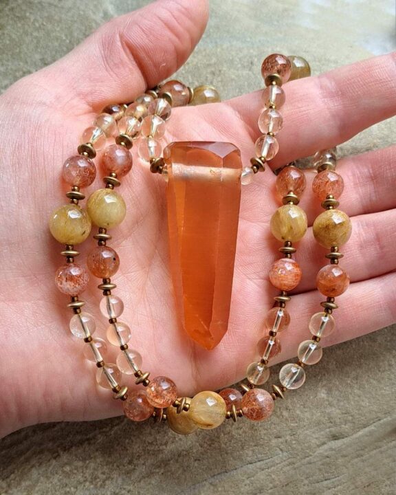 Golden-Healer-Kristall-Anhänger an Perlenkette aus Citrin Sonnenstein und Rutilquarz