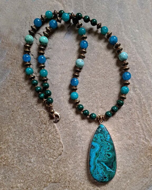 Chrysokoll Malachit Amulett Anhänger Edelsteinkette Heilsteinschmuck