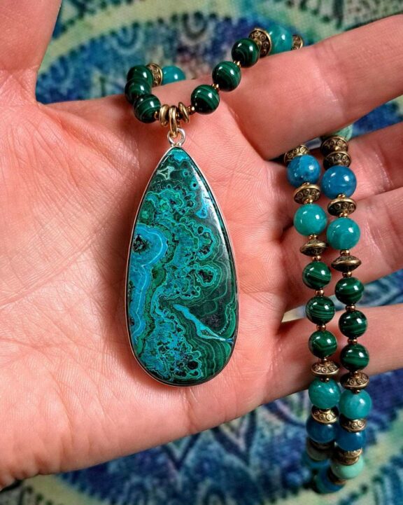 Chrysokoll Malachit Amulett Anhänger Edelsteinkette Heilsteinschmuck