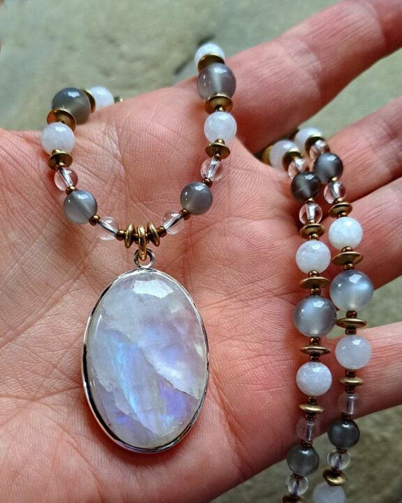 Mondstein Amulett Anhänger Edelsteinkette Heilsteinschmuck