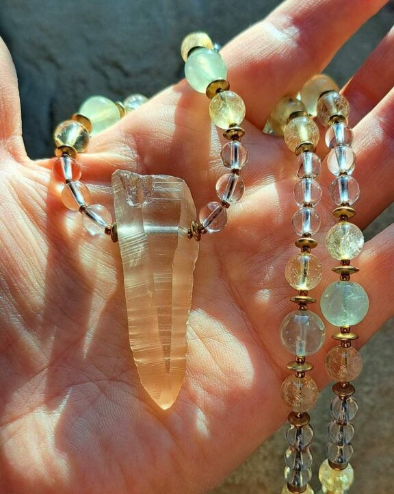 Lemuria-Kristall-Kette mit Heilsteinperlen aus Bergkristall, Prehnit und Citrin - Natursteinschmuck