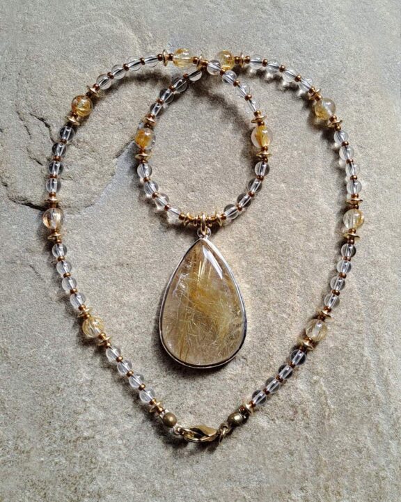 Rutilquarz-Anhänger an Heilsteinkette aus Bergkristall und Rutilquarz - nickelfreier Schmuck