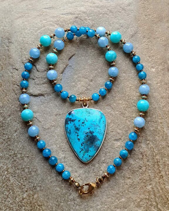 Shattuckite necklace with crystal beads of aquamarine, amazonite and apatite - healing stone jewellery