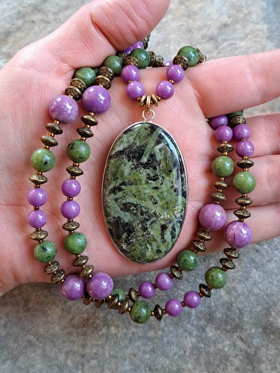 Jaspis Amulett Anhänger Edelsteinkette Heilsteinschmuck