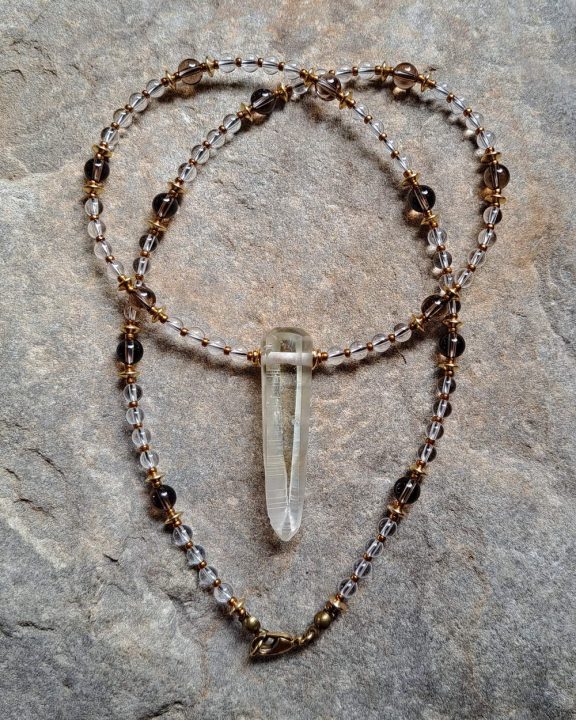 Lemuriakristall lemuriacrystal lemuriancrystal Lemuriakette Lemuriaanhänger Lemuriaamulett Lemuriakristallamulett Lemuriakristallkette Lemuriakristallanhänger Bergkristall rockcrystal rock crystal Rauchquarz smokyquartz smoky quartz Triquetra Ohm Aum Om Sternzeichen Sternentor Sonne Sonnenamulett Sonnenschmuck Einhornschmuck Einhorn Einhornkette Venusblume Drache Heilung Metatron Crop Circle Necklace Goddess of Love Healing Stones Crystals Venusflower protect Flower of Life Amulett Göttin Liebe Kette Halskette Heilsteine Lichtbringer Kupferschmuck Symbole Symbolschmuck Harmonie Zauberwesen Valentinstagsgeschenk Geschenk Hochzeitsgeschenk Edelsteinschmuck Edelsteinkette Edelsteinanhänger Heilsteinschmuck Heilsteinanhänger Glücksbringer Schutzsymbol Glückssteine Lebensblume Blume des Lebens Schutzengel Heilige Geometrie Kraftort Kraftorte Runen Futhark Vikings Germanen Vikinger Runenalphabet Runenschutzkreis Alternativschmuck Kelten Keltischer Schmuck Germanen Germanischer Schmuck Magie Baum des Lebens Yggdrasil Triskele Allverbunden Verbundenheit Dreieinigkeit Dreifaltigkeit Einheit Medizinrad Nornen Schicksalsnetz Skulds Netz Skuld Energie Heilsteine Spiegelamulett Sternzeichen Rune Triskele Hochzeitsschmuck Dirndlschmuck Trachtenschmuck Jewellery Pentagram Schutzamulett medicine wheel runes Sonnenamulett Amulett Anhänger Kornkreis Kornkreis Crop circle Unicorn Aquarius Age of Aquarius Neuzeit Neues Zeitalter Celtic jewellery magic Magie Liebe des Lebens göttlich devine Sternzeichenschmuck Opalschmuck Kristall Lemuria Atlantis Silberfassung silbergefasst mystic beeing Hochzeitsschmuck Hochzeitschmuck Heilenergien healingenergies healing energies Metatronwürfel Engelarbeit Engelenergie Steinenergie Energiedersteine Engel Seraphim Yogawerkzeug Yogatool Yogatools Reikiitools Reikiitool Reikitool Reikitools