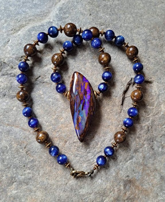 Boulderopal Anhänger Edelsteinkette Heilsteinschmuck
