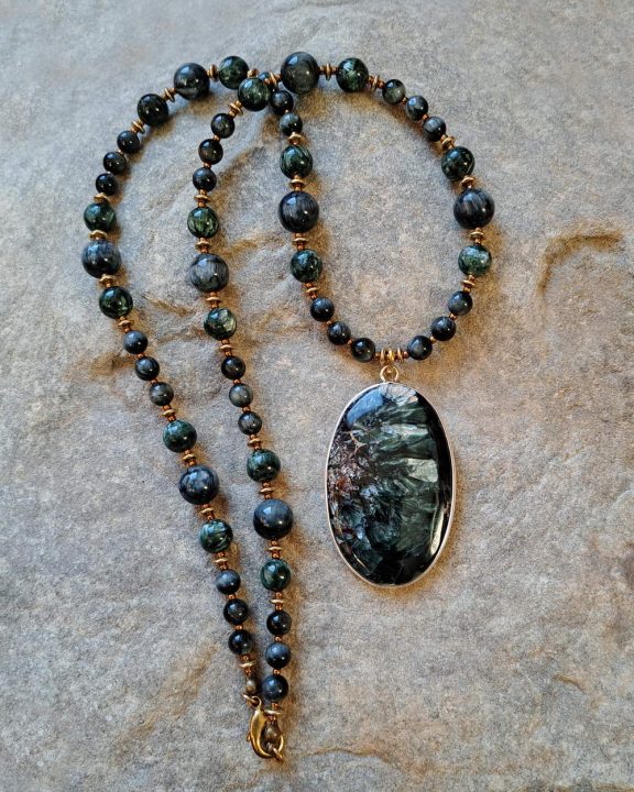 Serafinitkette Serafinitanhänger Serafinitamulett Serafinit Seraphinitkette Seraphinitanhänger Seraphinitamulett Falkenauge serafinite pendant serafinite necklace serafinite amulet seraphinite necklace seraphinite amulet seraphinite pendant Hawkeye hawkeye Triquetra Ohm Aum Om Sternzeichen Sternentor Sonne Sonnenamulett Sonnenschmuck Einhornschmuck Einhorn Einhornkette Venusblume Drache Heilung Metatron Crop Circle Necklace Goddess of Love Healing Stones Crystals Venusflower protect Flower of Life Amulett Göttin Liebe Kette Halskette Heilsteine Lichtbringer Kupferschmuck Symbole Symbolschmuck Harmonie Zauberwesen Valentinstagsgeschenk Geschenk Hochzeitsgeschenk Edelsteinschmuck Edelsteinkette Edelsteinanhänger Heilsteinschmuck Heilsteinanhänger Glücksbringer Schutzsymbol Glückssteine Lebensblume Blume des Lebens Schutzengel Heilige Geometrie Kraftort Kraftorte Runen Futhark Vikings Germanen Vikinger Runenalphabet Runenschutzkreis Alternativschmuck Kelten Keltischer Schmuck Germanen Germanischer Schmuck Magie Baum des Lebens Yggdrasil Triskele Allverbunden Verbundenheit Dreieinigkeit Dreifaltigkeit Einheit Medizinrad Nornen Schicksalsnetz Skulds Netz Skuld Energie Heilsteine Spiegelamulett Sternzeichen Rune Triskele Hochzeitsschmuck Dirndlschmuck Trachtenschmuck Jewellery Pentagram Schutzamulett medicine wheel runes Sonnenamulett Amulett Anhänger Kornkreis Kornkreis Crop circle Unicorn Aquarius Age of Aquarius Neuzeit Neues Zeitalter Celtic jewellery magic Magie Liebe des Lebens göttlich devine Sternzeichenschmuck Opalschmuck Kristall Lemuria Atlantis Silberfassung silbergefasst mystic beeing Hochzeitsschmuck Hochzeitschmuck Heilenergien healingenergies healing energies Metatronwürfel Engelarbeit Engelenergie Steinenergie Energiedersteine Engel Seraphim Yogawerkzeug Yogatool Yogatools Reikiitools Reikiitool Reikitool Reikitools