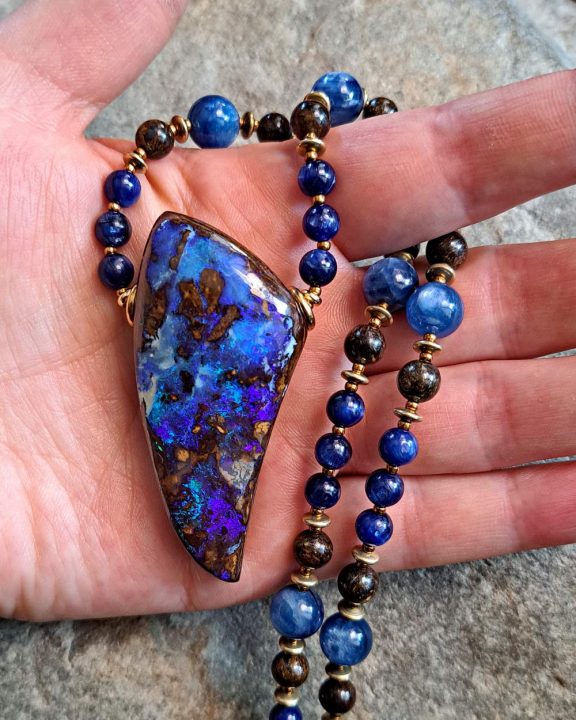 Boulderopal Anhänger Edelsteinkette Heilsteinschmuck