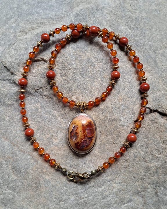 Jaspis Karneol carnelian jasper Feueropalkette Feueropal Feueropalanhänger Feueropalamulett fire opal pendant fire opal necklace fire opal amulet Triquetra Ohm Aum Om Sternzeichen Sternentor Sonne Sonnenamulett Sonnenschmuck Einhornschmuck Einhorn Einhornkette Venusblume Drache Heilung Metatron Crop Circle Necklace Goddess of Love Healing Stones Crystals Venusflower protect Flower of Life Amulett Göttin Liebe Kette Halskette Heilsteine Lichtbringer Kupferschmuck Symbole Symbolschmuck Harmonie Zauberwesen Valentinstagsgeschenk Geschenk Hochzeitsgeschenk Edelsteinschmuck Edelsteinkette Edelsteinanhänger Heilsteinschmuck Heilsteinanhänger Glücksbringer Schutzsymbol Glückssteine Lebensblume Blume des Lebens Schutzengel Heilige Geometrie Kraftort Kraftorte Runen Futhark Vikings Germanen Vikinger Runenalphabet Runenschutzkreis Alternativschmuck Kelten Keltischer Schmuck Germanen Germanischer Schmuck Magie Baum des Lebens Yggdrasil Triskele Allverbunden Verbundenheit Dreieinigkeit Dreifaltigkeit Einheit Medizinrad Nornen Schicksalsnetz Skulds Netz Skuld Energie Heilsteine Spiegelamulett Sternzeichen Rune Triskele Hochzeitsschmuck Dirndlschmuck Trachtenschmuck Jewellery Pentagram Schutzamulett medicine wheel runes Sonnenamulett Amulett Anhänger Kornkreis Kornkreis Crop circle Unicorn Aquarius Age of Aquarius Neuzeit Neues Zeitalter Celtic jewellery magic Magie Liebe des Lebens göttlich devine Sternzeichenschmuck Opalschmuck Kristall Lemuria Atlantis Silberfassung silbergefasst mystic beeing Hochzeitsschmuck Hochzeitschmuck Heilenergien healingenergies healing energies Metatronwürfel Engelarbeit Engelenergie Steinenergie Energiedersteine Engel Seraphim Yogawerkzeug Yogatool Yogatools Reikiitools Reikiitool Reikitool Reikitools