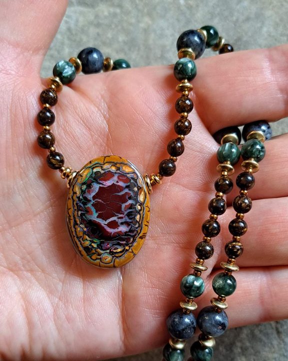 Boulderopal Anhänger Edelsteinkette Heilsteinschmuck