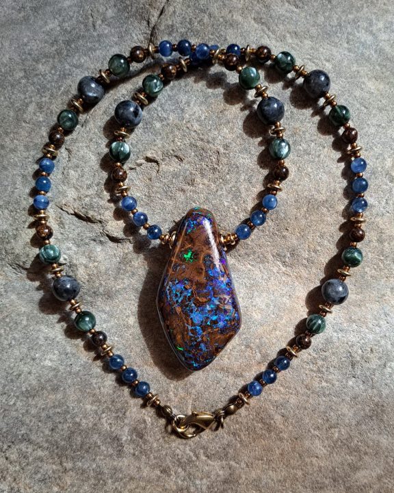 Boulderopal Anhänger Edelsteinkette Heilsteinschmuck