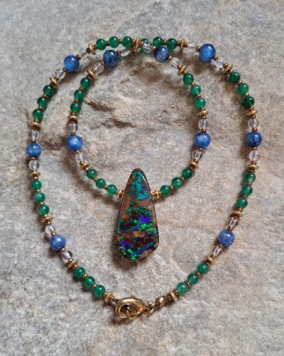 Boulderopal Anhänger Edelsteinkette Heilsteinschmuck