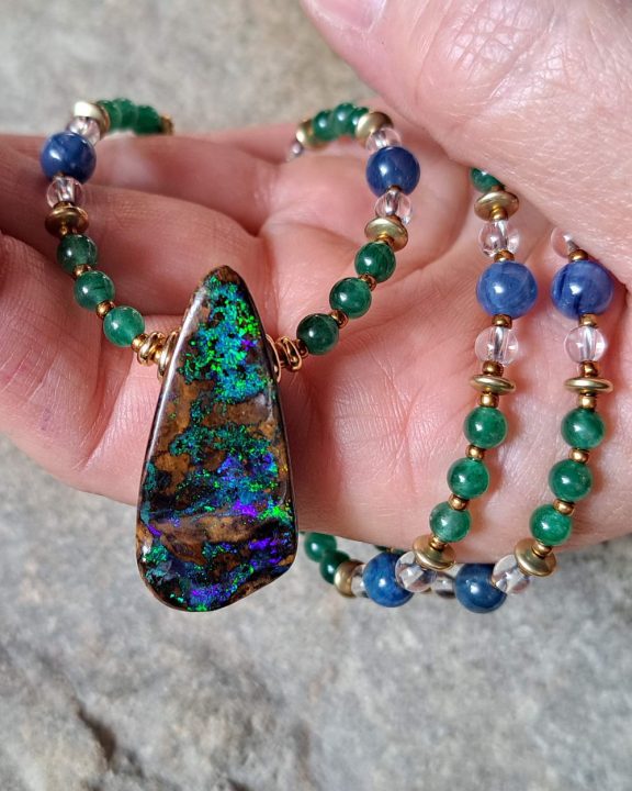 Boulderopal Anhänger Edelsteinkette Heilsteinschmuck