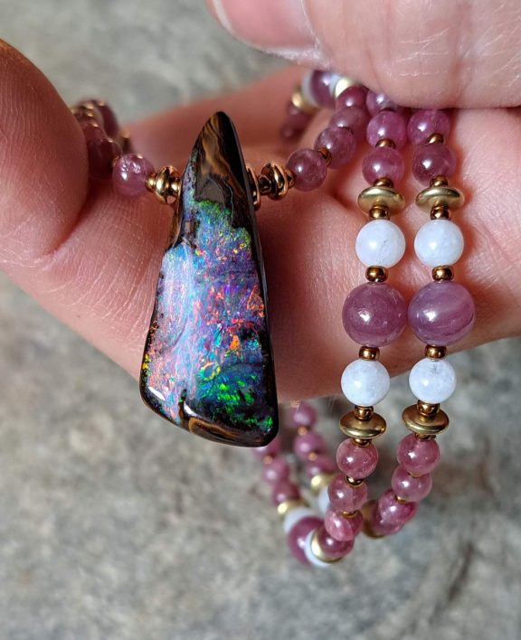 Boulderopal Anhänger Edelsteinkette Heilsteinschmuck
