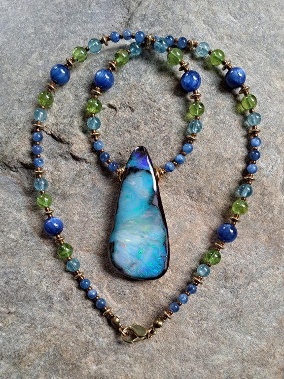 Boulderopal Anhänger Edelsteinkette Heilsteinschmuck