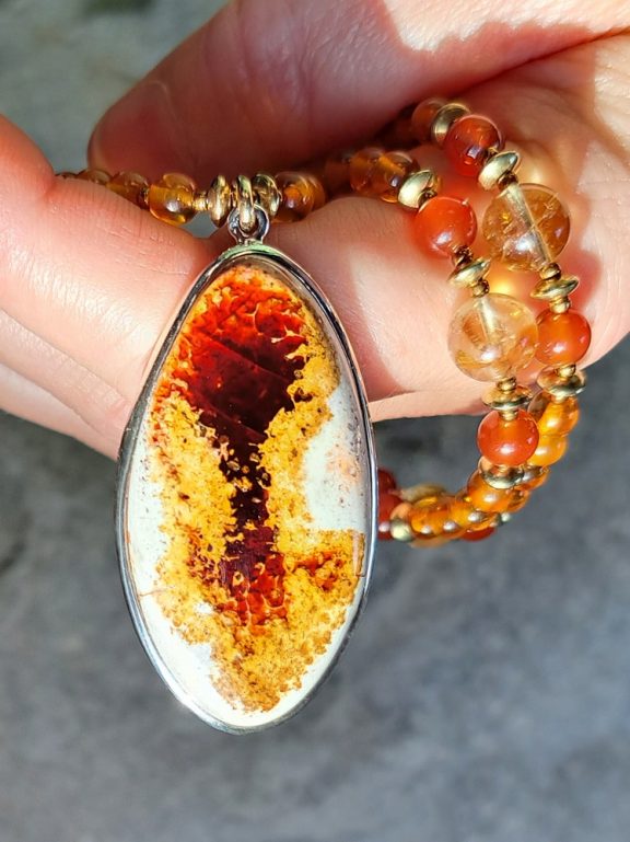 Feueropal Anhänger Edelsteinkette Heilsteinschmuck
