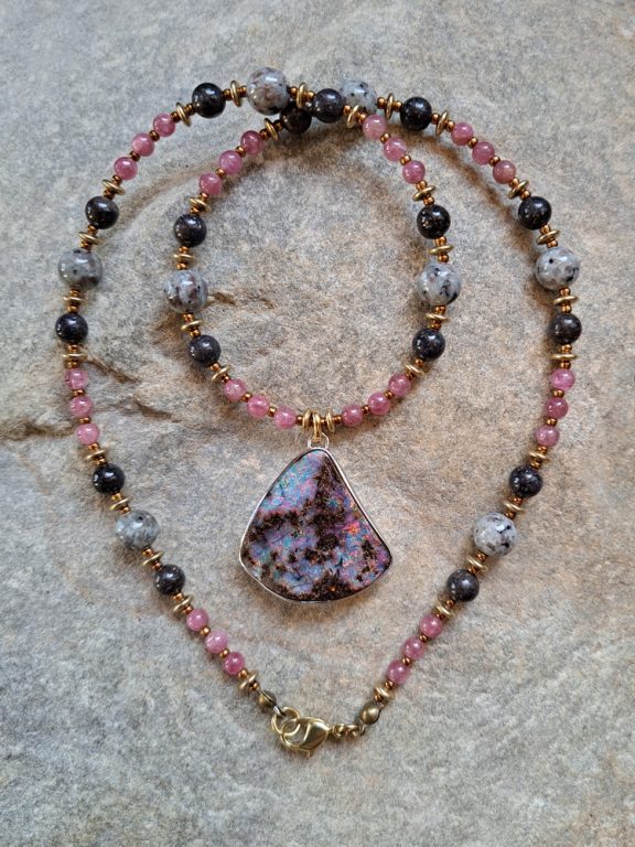 Boulderopal Anhänger Edelsteinkette Heilsteinschmuck