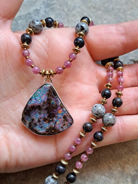 Boulderopal Anhänger Edelsteinkette Heilsteinschmuck