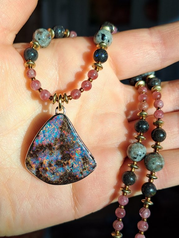 Boulderopal Anhänger Edelsteinkette Heilsteinschmuck