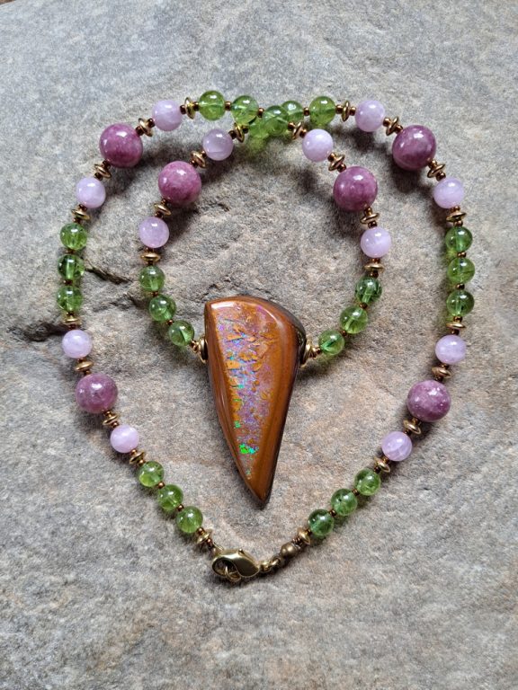 Boulderopal Anhänger Edelsteinkette Heilsteinschmuck