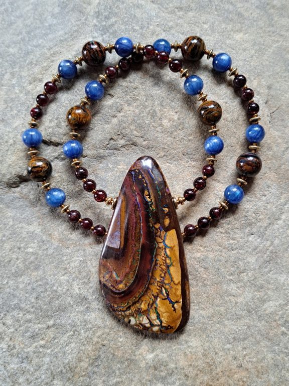 Boulderopal Anhänger Edelsteinkette Heilsteinschmuck