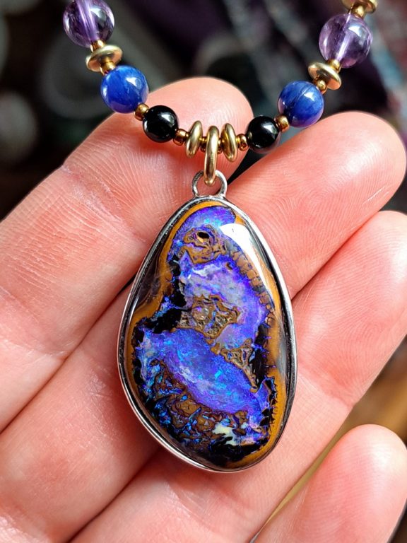 Boulderopal Anhänger Edelsteinkette Heilsteinschmuck