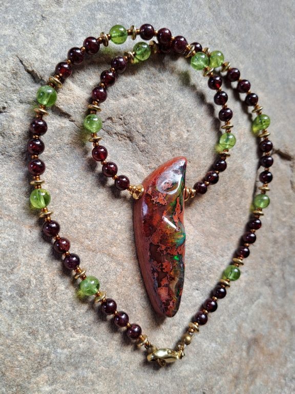 Feueropal Anhänger Edelsteinkette Heilsteinschmuck