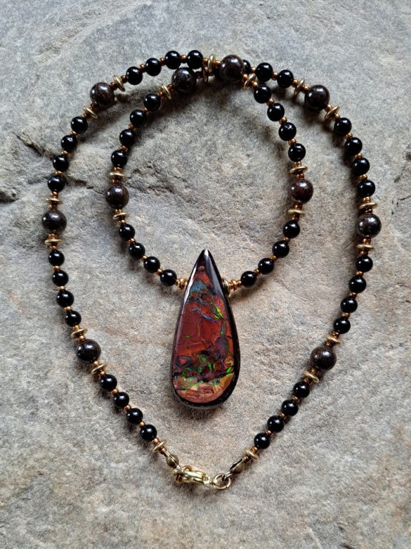Boulderopal Anhänger Edelsteinkette Heilsteinschmuck