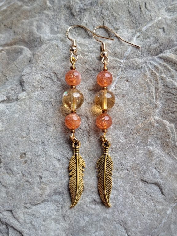 Citrin Sonnenstein sunstone citrine Ohrringe Feder ear rings feather Triquetra Ohm Aum Om Sternzeichen Sternentor Sonne Sonnenamulett Sonnenschmuck Einhornschmuck Einhorn Einhornkette Venusblume Drache Heilung Metatron Crop Circle Necklace Goddess of Love Healing Stones Crystals Venusflower protect Flower of Life Amulett Göttin Liebe Kette Halskette Heilsteine Lichtbringer Kupferschmuck Symbole Symbolschmuck Harmonie Zauberwesen Valentinstagsgeschenk Geschenk Hochzeitsgeschenk Edelsteinschmuck Edelsteinkette Edelsteinanhänger Heilsteinschmuck Heilsteinanhänger Glücksbringer Schutzsymbol Glückssteine Lebensblume Blume des Lebens Schutzengel Heilige Geometrie Kraftort Kraftorte Runen Futhark Vikings Germanen Vikinger Runenalphabet Runenschutzkreis Alternativschmuck Kelten Keltischer Schmuck Germanen Germanischer Schmuck Magie Baum des Lebens Yggdrasil Triskele Allverbunden Verbundenheit Dreieinigkeit Dreifaltigkeit Einheit Medizinrad Nornen Schicksalsnetz Skulds Netz Skuld Energie Heilsteine Spiegelamulett Sternzeichen Rune Triskele Hochzeitsschmuck Dirndlschmuck Trachtenschmuck Jewellery Pentagram Schutzamulett medicine wheel runes Sonnenamulett Amulett Anhänger Kornkreis Kornkreis Crop circle Unicorn Aquarius Age of Aquarius Neuzeit Neues Zeitalter Celtic jewellery magic Magie Liebe des Lebens göttlich devine Sternzeichenschmuck Opalschmuck Kristall Lemuria Atlantis Silberfassung silbergefasst mystic beeing Hochzeitsschmuck Hochzeitschmuck Heilenergien healingenergies healing energies Metatronwürfel Engelarbeit Engelenergie Steinenergie Energiedersteine Engel Seraphim Yogawerkzeug Yogatool Yogatools Reikiitools Reikiitool Reikitool Reikitools Lichtbringer Mondstein Regenbogenmondstein weisser Labradorite white labradorite weißer Labradorit rainbow moonstone Aquamarin aquamarine Triquetra Zodiac Star Gate Sun Sun Amulet Sun Jewelry Unicorn Jewelry Unicorn Unicorn Necklace Venus Flower Dragon Healing Metatron Crop Circle Necklace Goddess of Love Healing Stones Crystals Venusflower protection Flower of Life Amulet Goddess Love Chain Necklace Healing Stones Light Bringer Copper Jewelry Symbols Symbolic Jewelry Harmony Magical Creatures Valentine's Day Gift Wedding Gift Gemstone Jewelry Gemstone Necklace Gemstone Pendant Healing Stone Jewelry Healing Stone Pendant Lucky charm Protection symbol Lucky stones Flower of life Flower of life Guardian angel Sacred geometry Place of power Places of power Runes Futhark Vikings Teutons Vikings Runic alphabet Rune protection circle Alternative jewelry Celts Celtic jewelry Germanic jewelry Magic Tree of life Yggdrasil Triskele All-connectedness Trinity Trinity unity Medicine wheel Norns net of fate Skulds net Skuld energy Healing stones Mirror amulet Zodiac sign Rune Triskele Wedding jewelry Dirndl jewelry traditional jewelry jewelry pentagram protective amulet medicine wheel runes sun amulet amulet pendant crop circle crop circle crop circle unicorn aquarius age of aquarius modern times new age celtic jewelry magic magic love of life divine devine zodiac jewelry opal jewelry crystal lemuria atlantis silver frame silver framed mystic beeing wedding jewelry wedding jewelry healing energies healingenergies healing energies metatron cube angel work angel energy Stone energy energy stones angel seraphim yoga tool yoga tool yoga tools reikiitools reikiitool reikitool reikitools light bringer