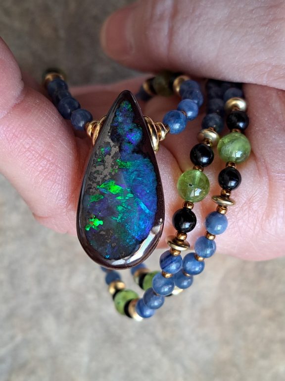 Boulderopal Anhänger Edelsteinkette Heilsteinschmuck