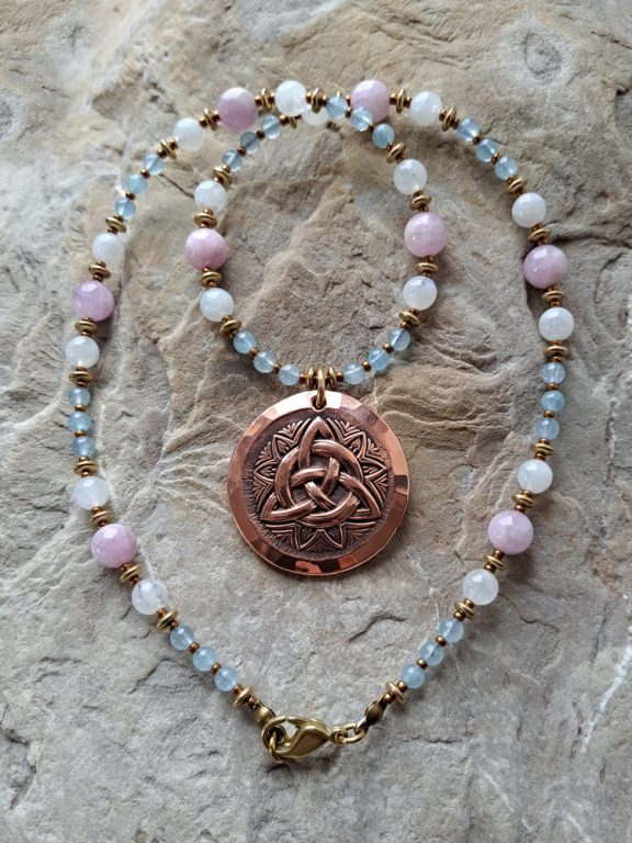 Triquetra Amulett Anhänger Edelsteinkette Heilsteinschmuck