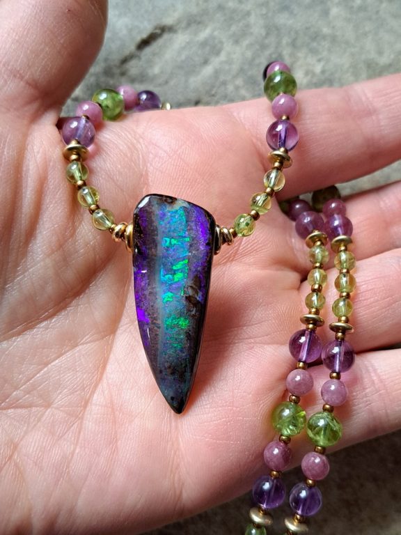 Boulderopal Anhänger Edelsteinkette Heilsteinschmuck