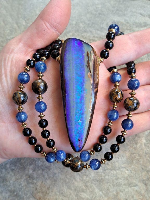 Boulderopal Anhänger Edelsteinkette Heilsteinschmuck