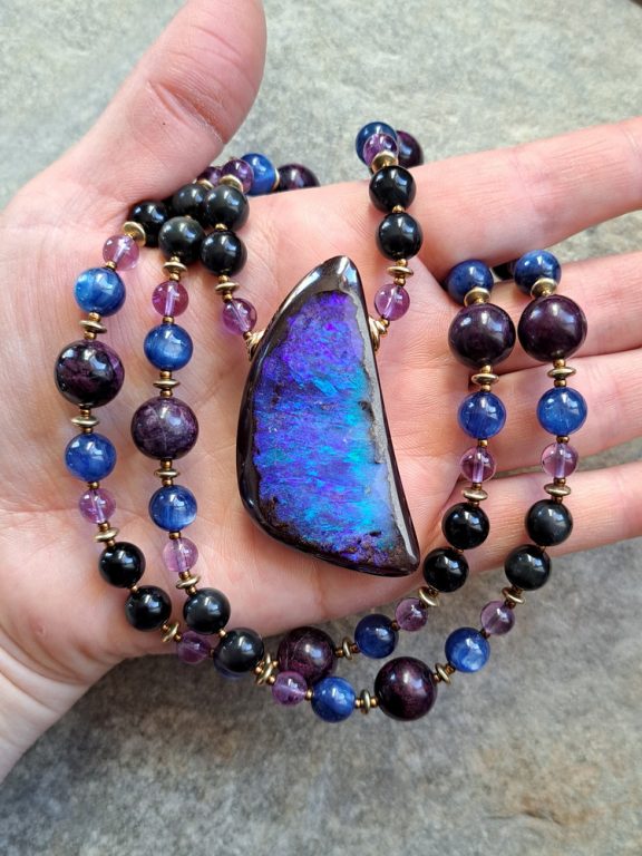 Boulderopal Anhänger Edelsteinkette Heilsteinschmuck