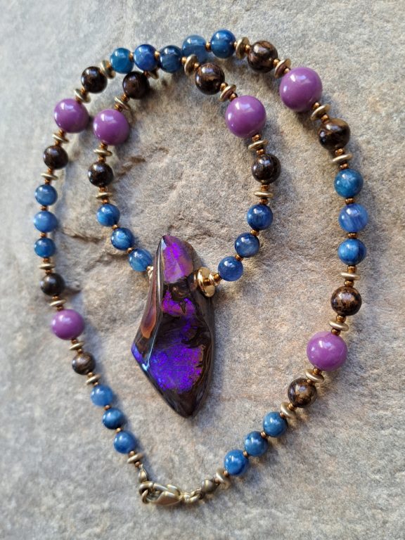 Boulderopal Anhänger Edelsteinkette Heilsteinschmuck
