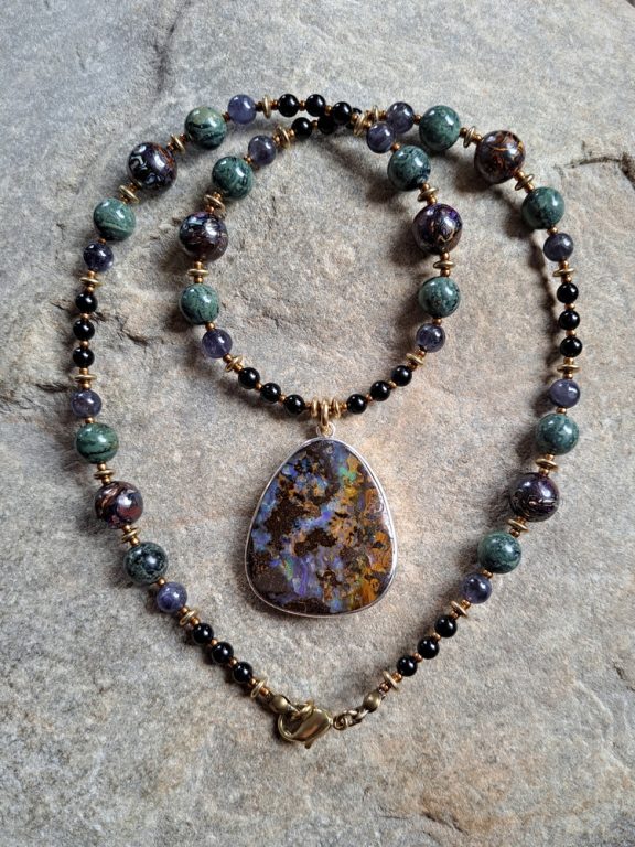 Boulderopal Anhänger Edelsteinkette Heilsteinschmuck