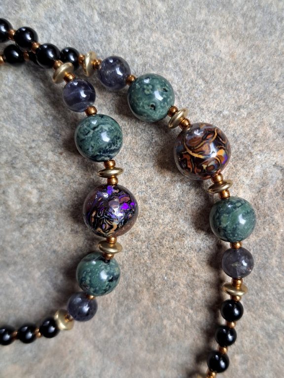 Boulderopal Anhänger Edelsteinkette Heilsteinschmuck