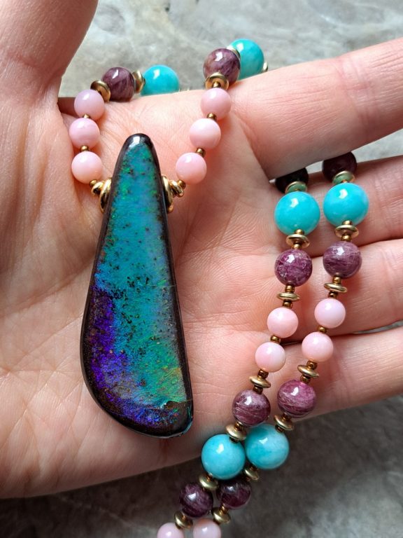 Boulderopal Anhänger Edelsteinkette Heilsteinschmuck