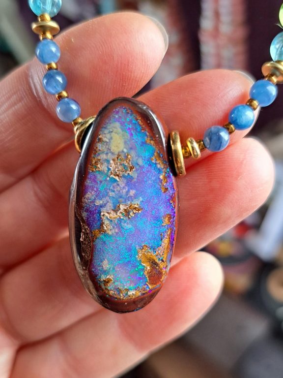 Boulderopal Anhänger Edelsteinkette Heilsteinschmuck