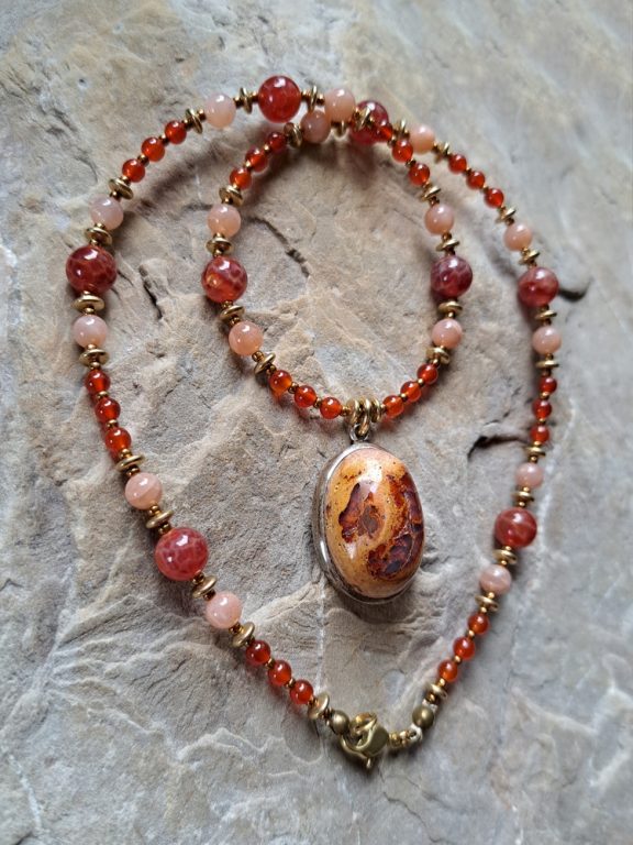 Feueropal Anhänger Edelsteinkette Heilsteinschmuck