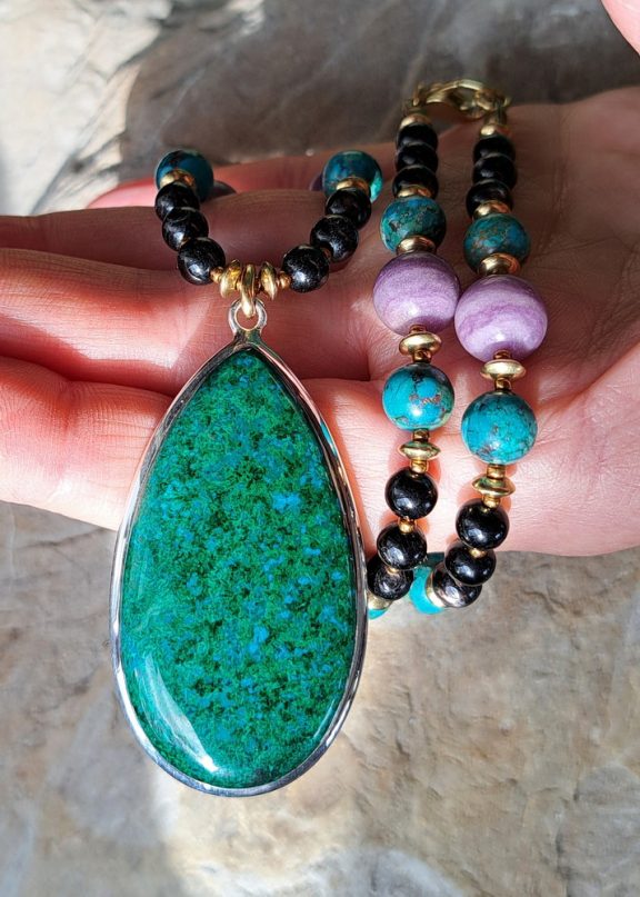 Chrysokoll Amulett Anhänger Edelsteinkette Heilsteinschmuck