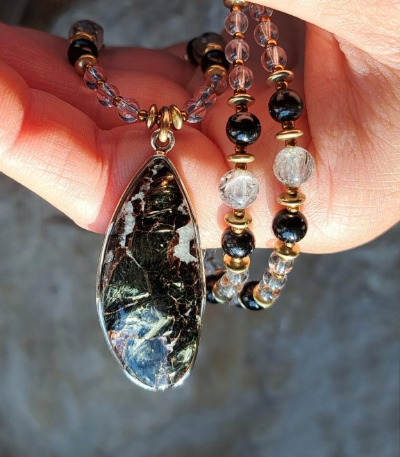 Tetraferriphlogopit Amulett Anhänger Edelsteinkette Heilsteinschmuck